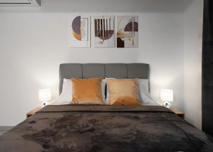 Valeria By Briskva Vila Majkusi