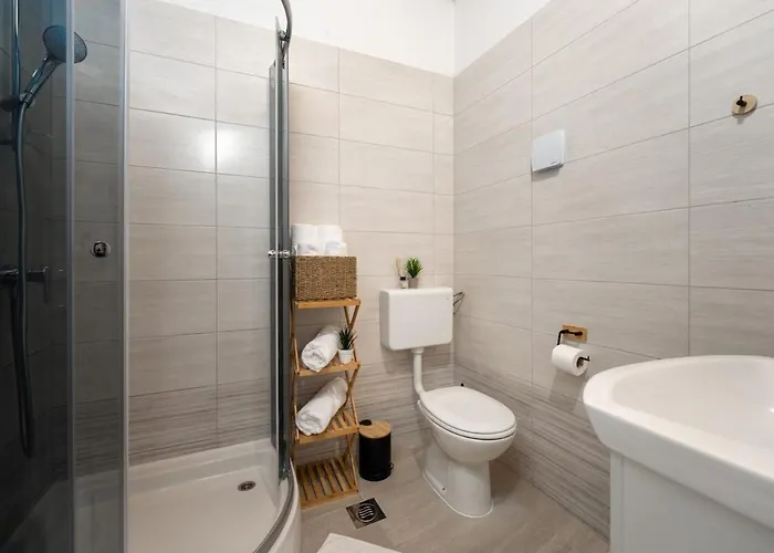 Valeria By Briskva Vila Majkusi