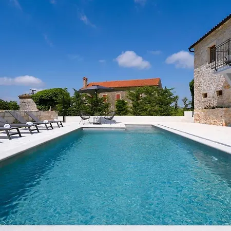 Villa Valeria Majkusi